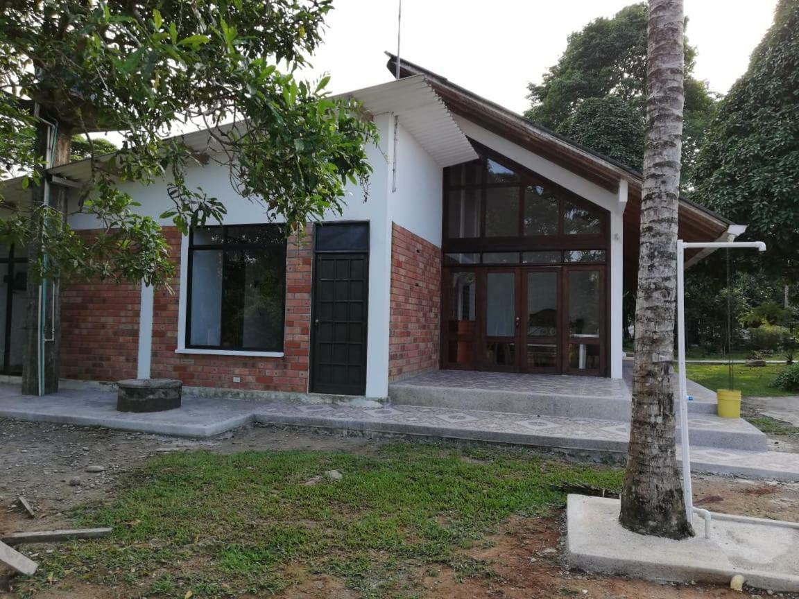 Hostal Suna Vito Puerto Asís エクステリア 写真