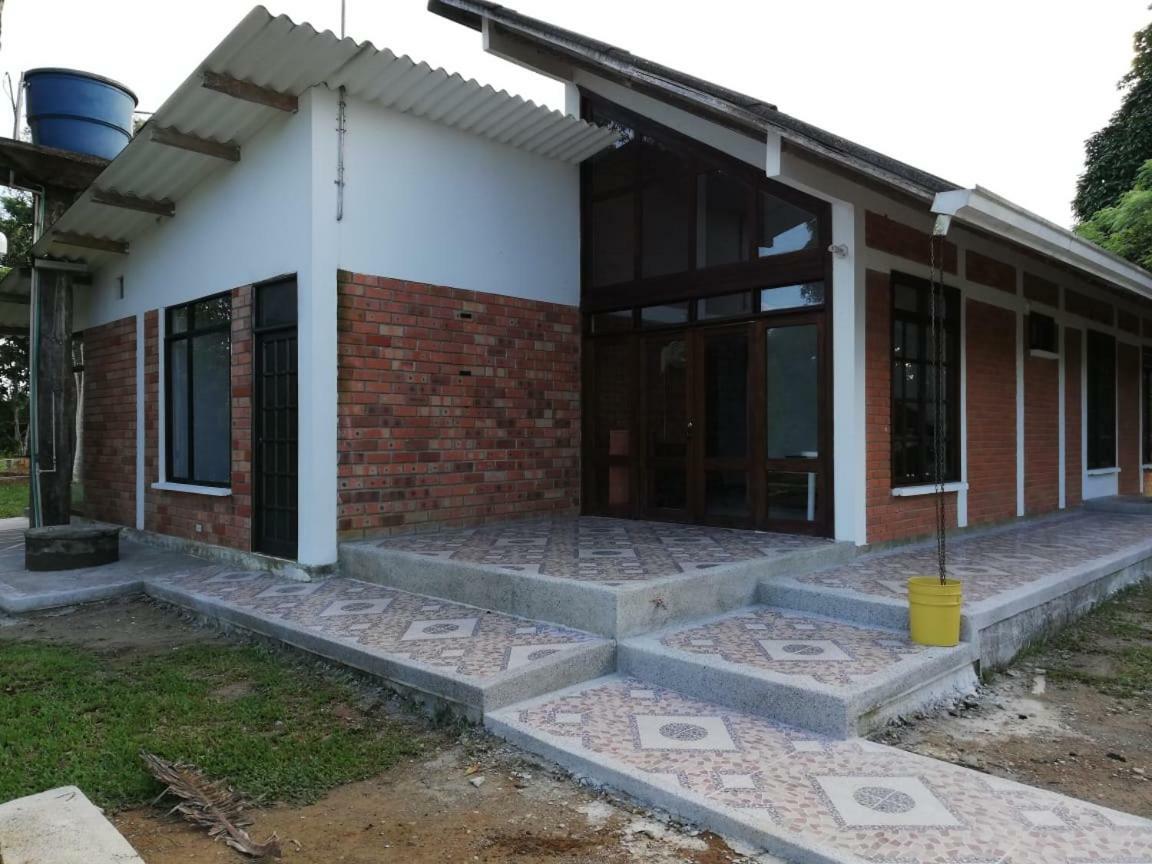 Hostal Suna Vito Puerto Asís エクステリア 写真