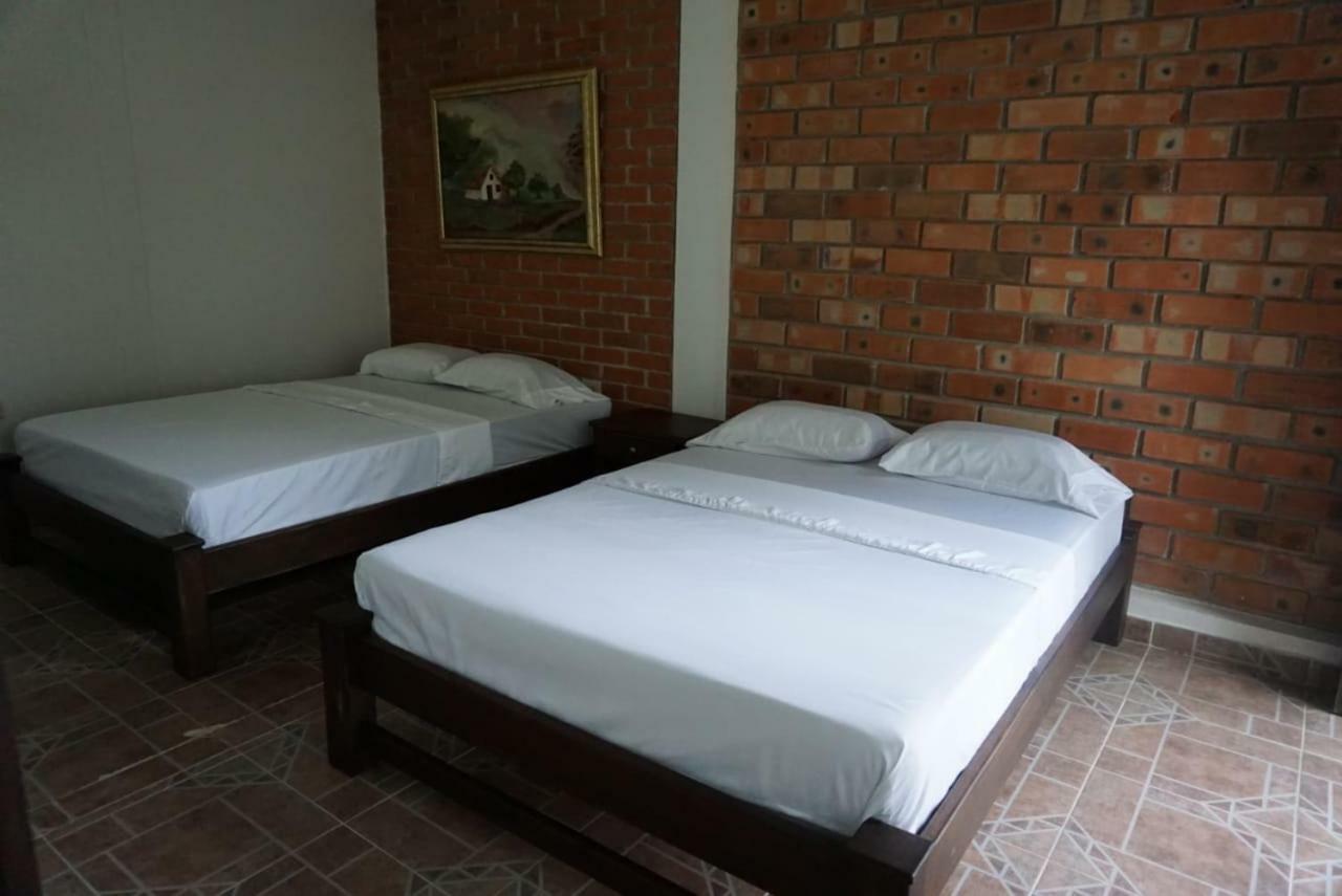 Hostal Suna Vito Puerto Asís エクステリア 写真